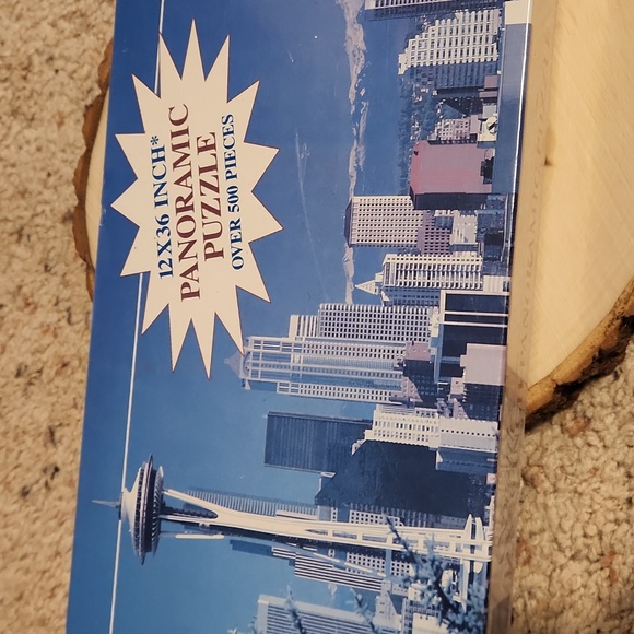 Seattle Panoramic Puzzle Craig Tuttle 500+Pieces NEW - Picture 2 of 3